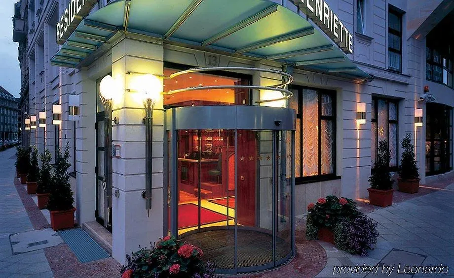 Living Hotel Berlin Mitte 4*,