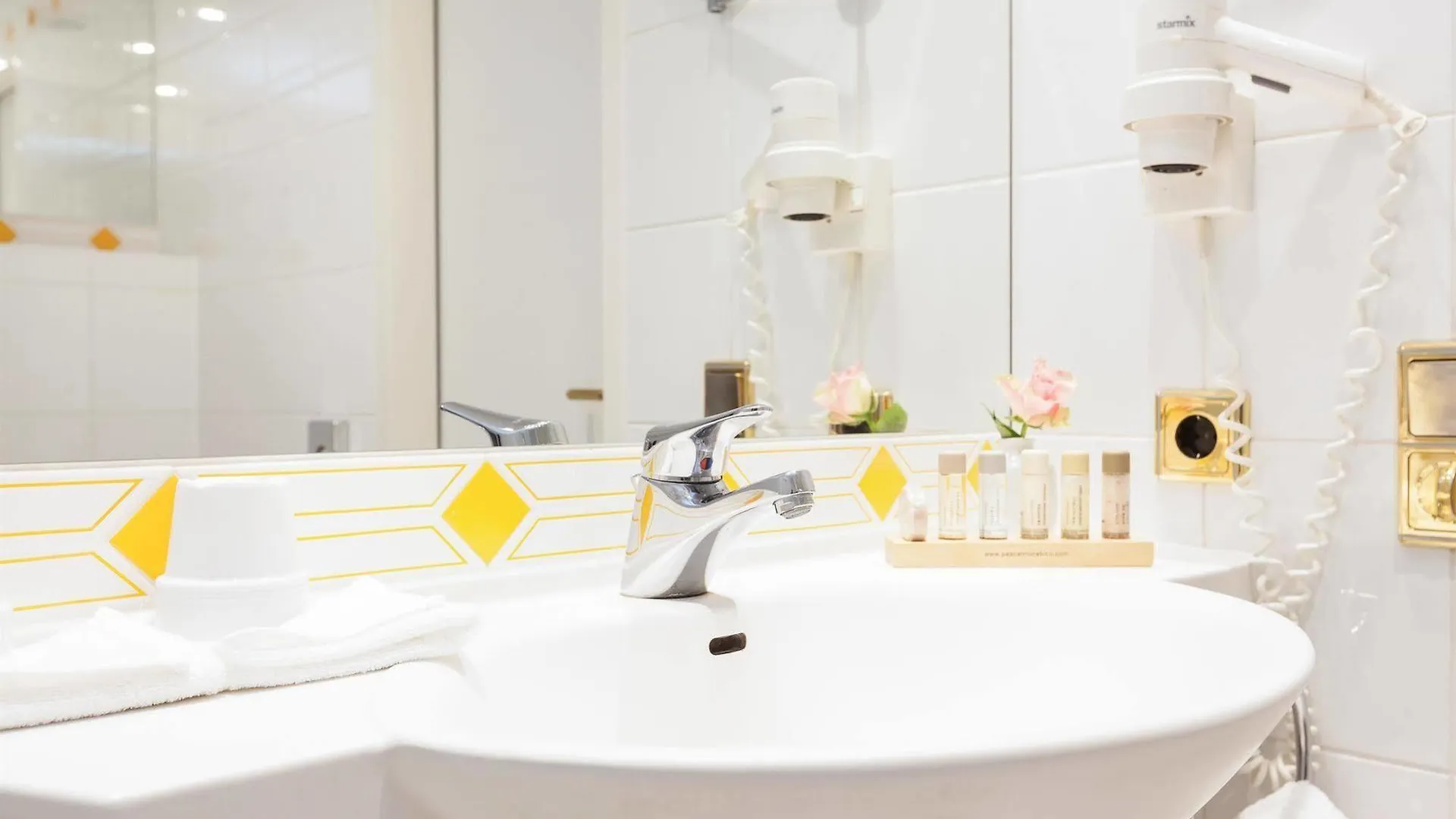 Living Hotel Berlin Mitte 4*,